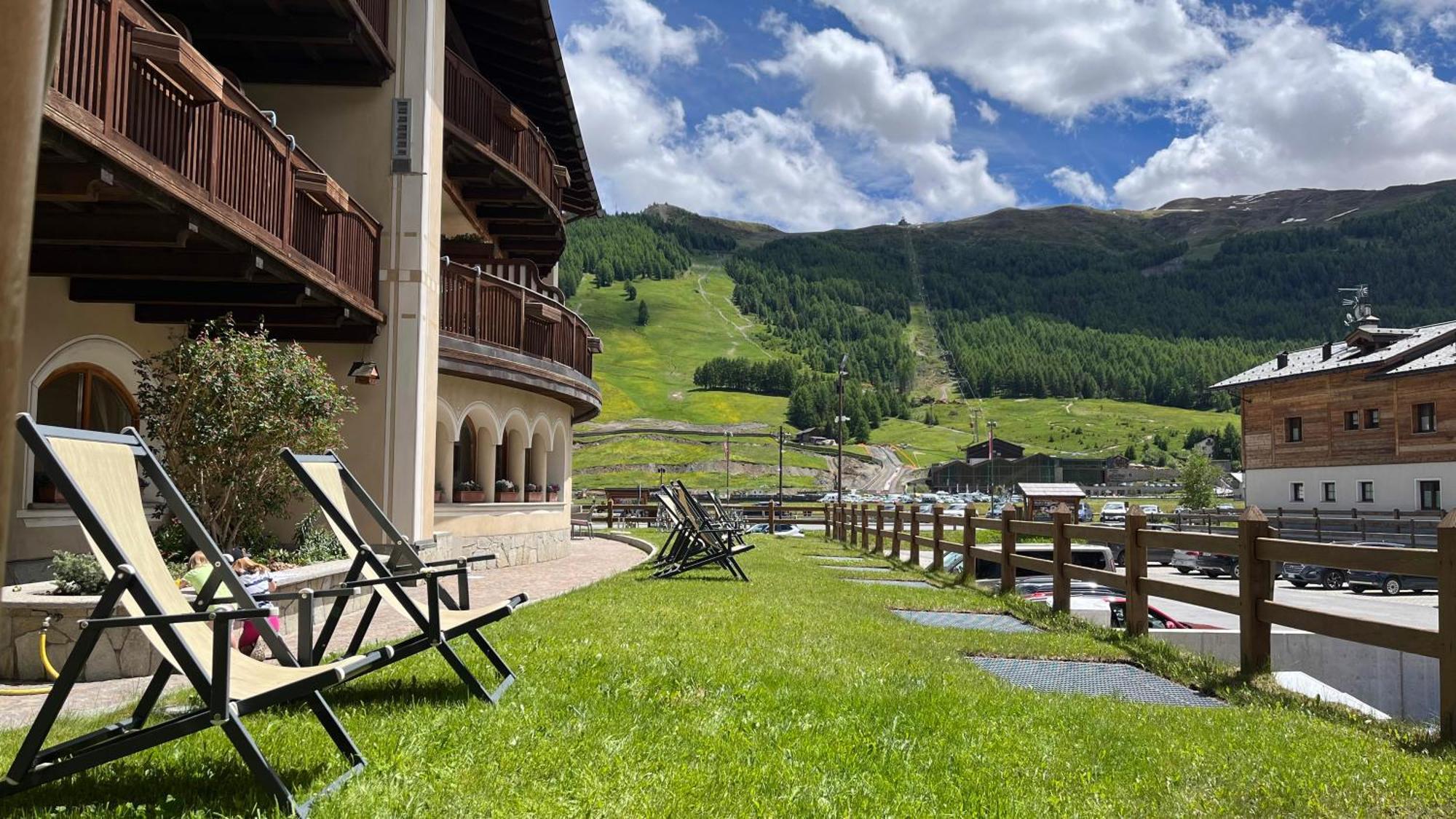 Hotel Flora Livigno Ngoại thất bức ảnh